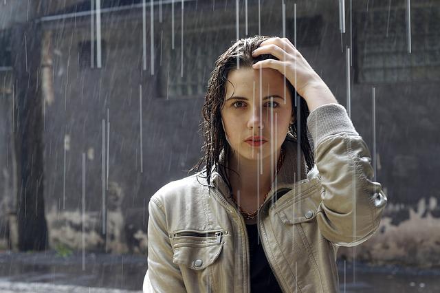 便利！オシャレに見える女性レインウェアで梅雨コーデ